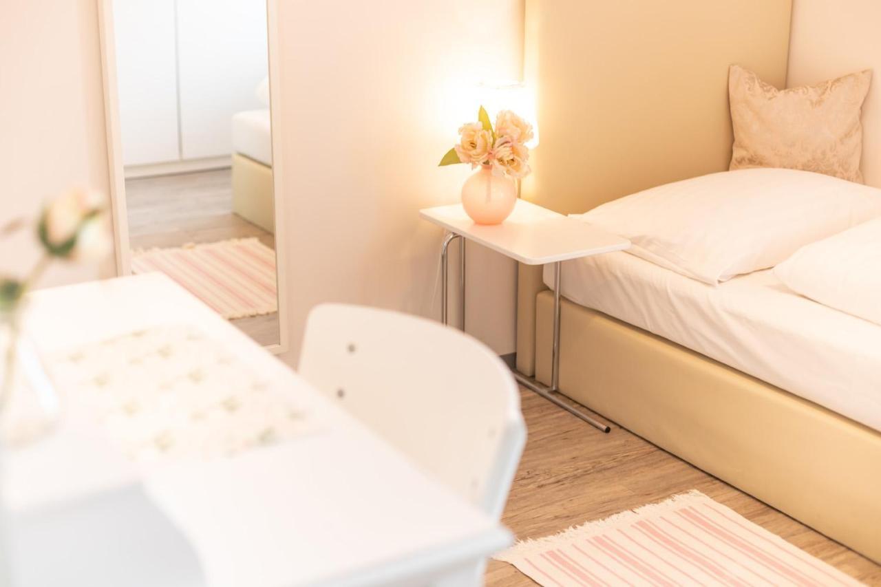 Cityhotel Am Domplatz Self-Checkin Klagenfurt am Woerthersee Eksteriør billede